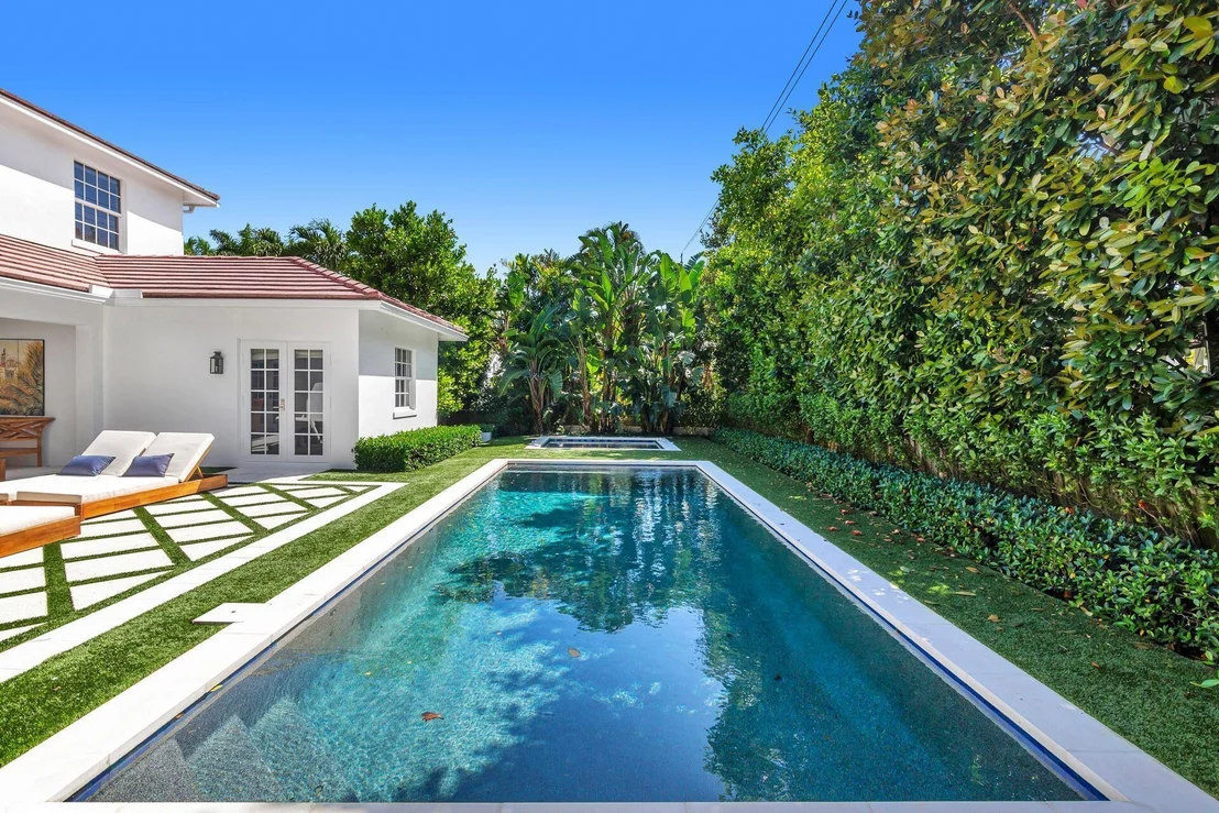 Photo of 220 Dyer Road