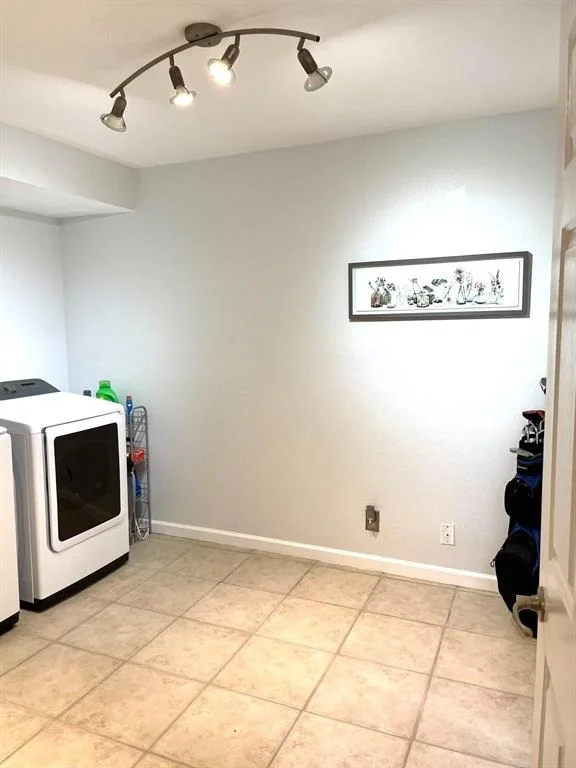 Photo of Unit B at 8171 Thames B Boulevard