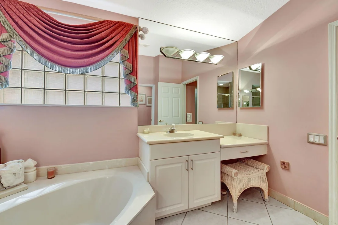Photo of 5145 Glenville Drive