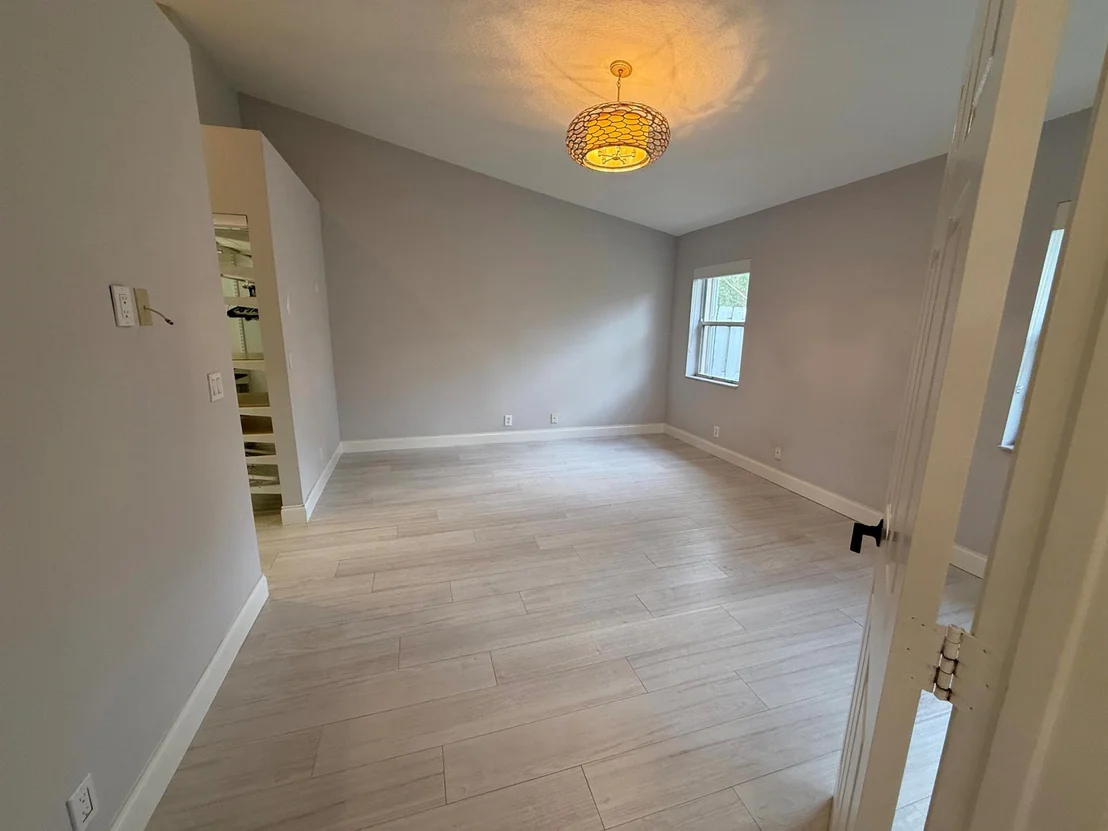 Photo of 8645 Via Giula