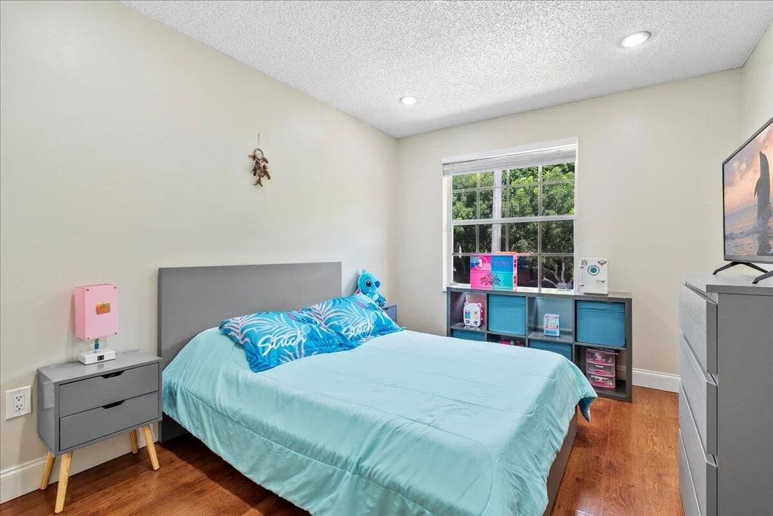 Photo of 9918 Warner Lane