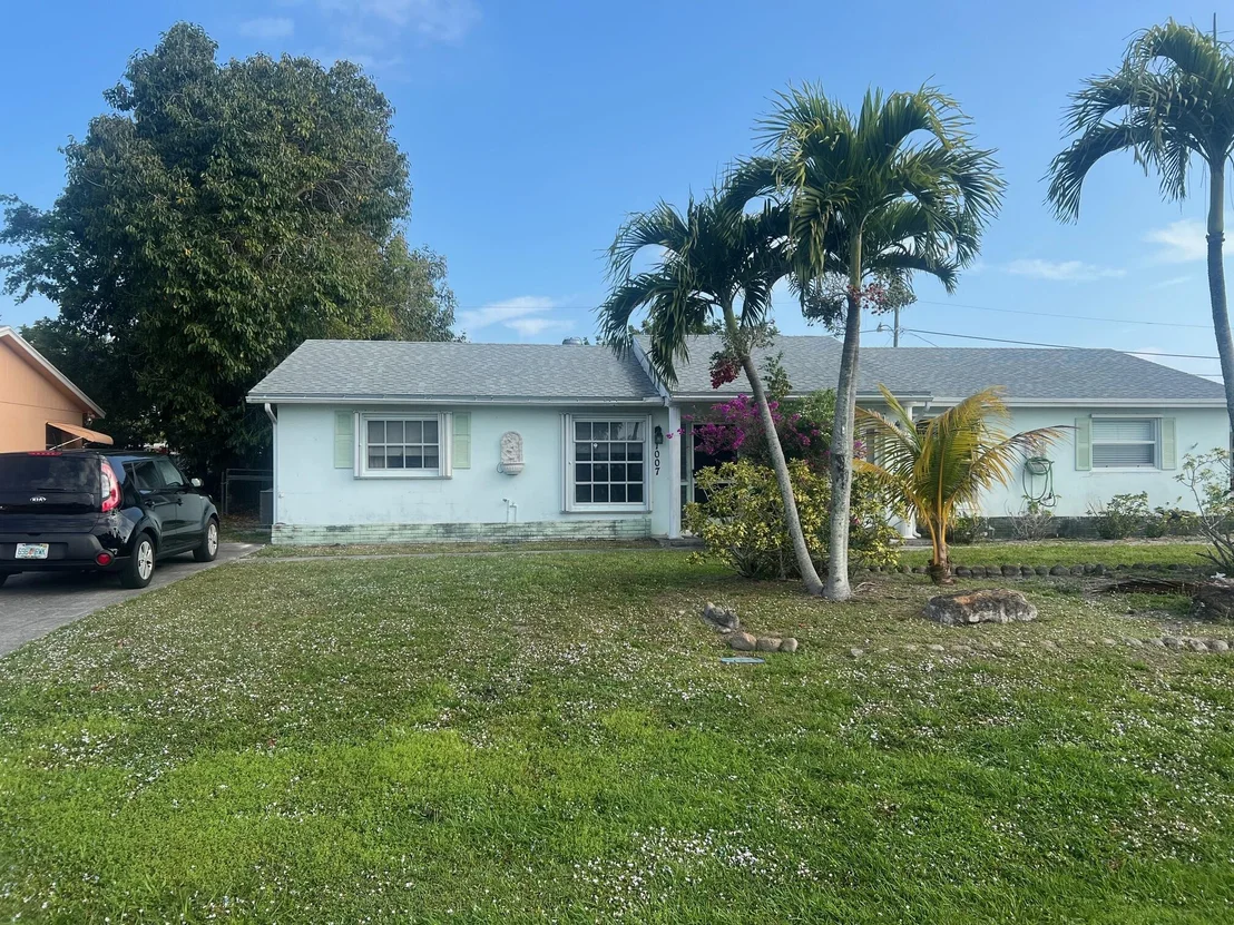 Photo of 1007 Riverwood Lane