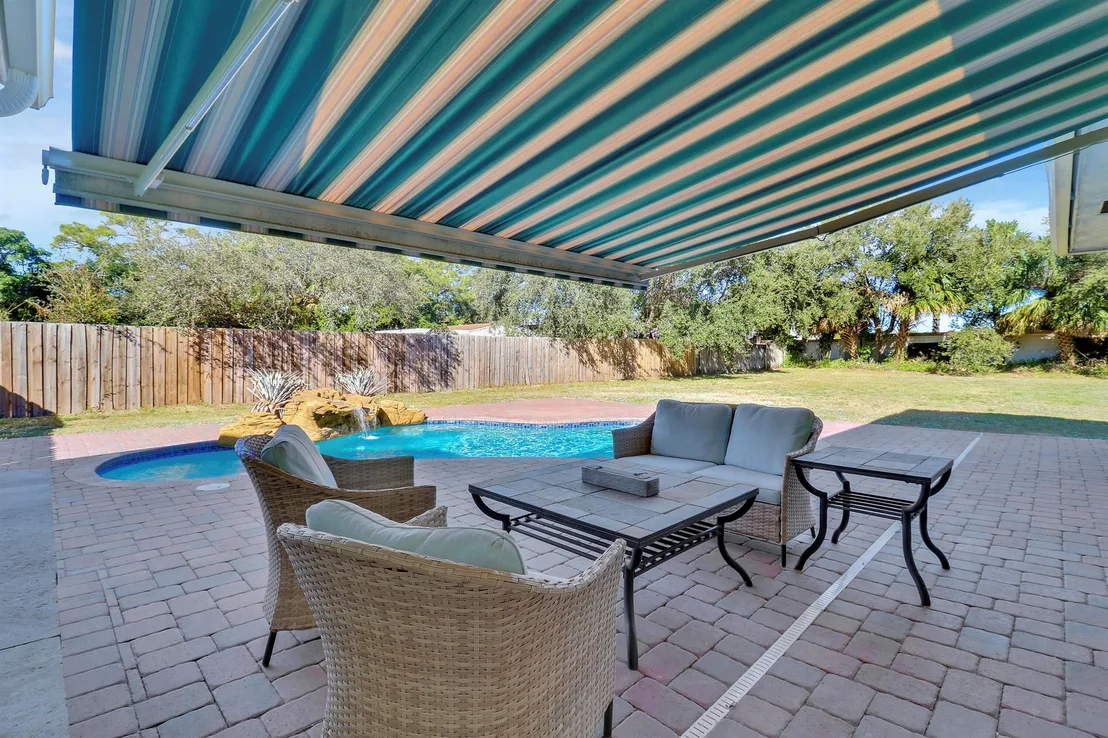 Photo of 2867 Oak Drive