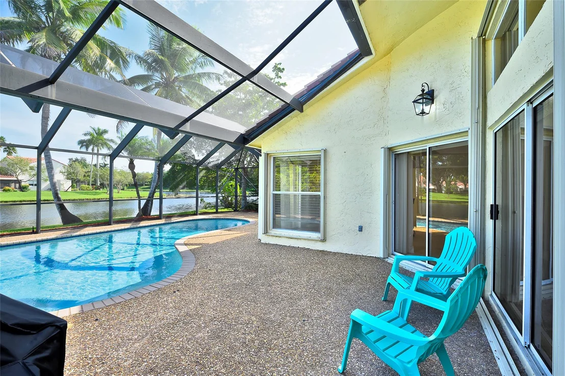 Photo of 1615 Lakeshore Circle