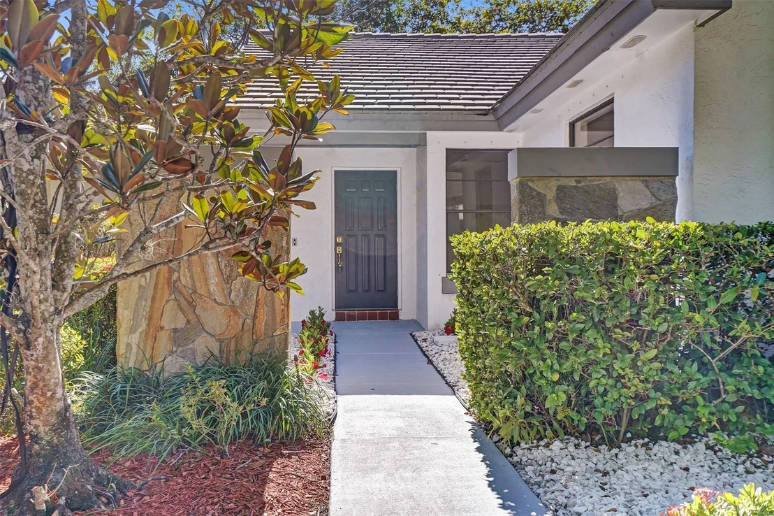 Photo of 2183 Montpeliar