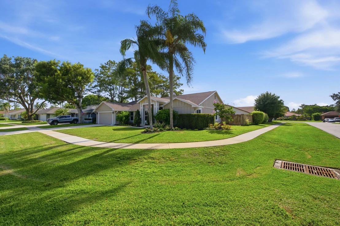 Photo of 805 Daffodil Drive