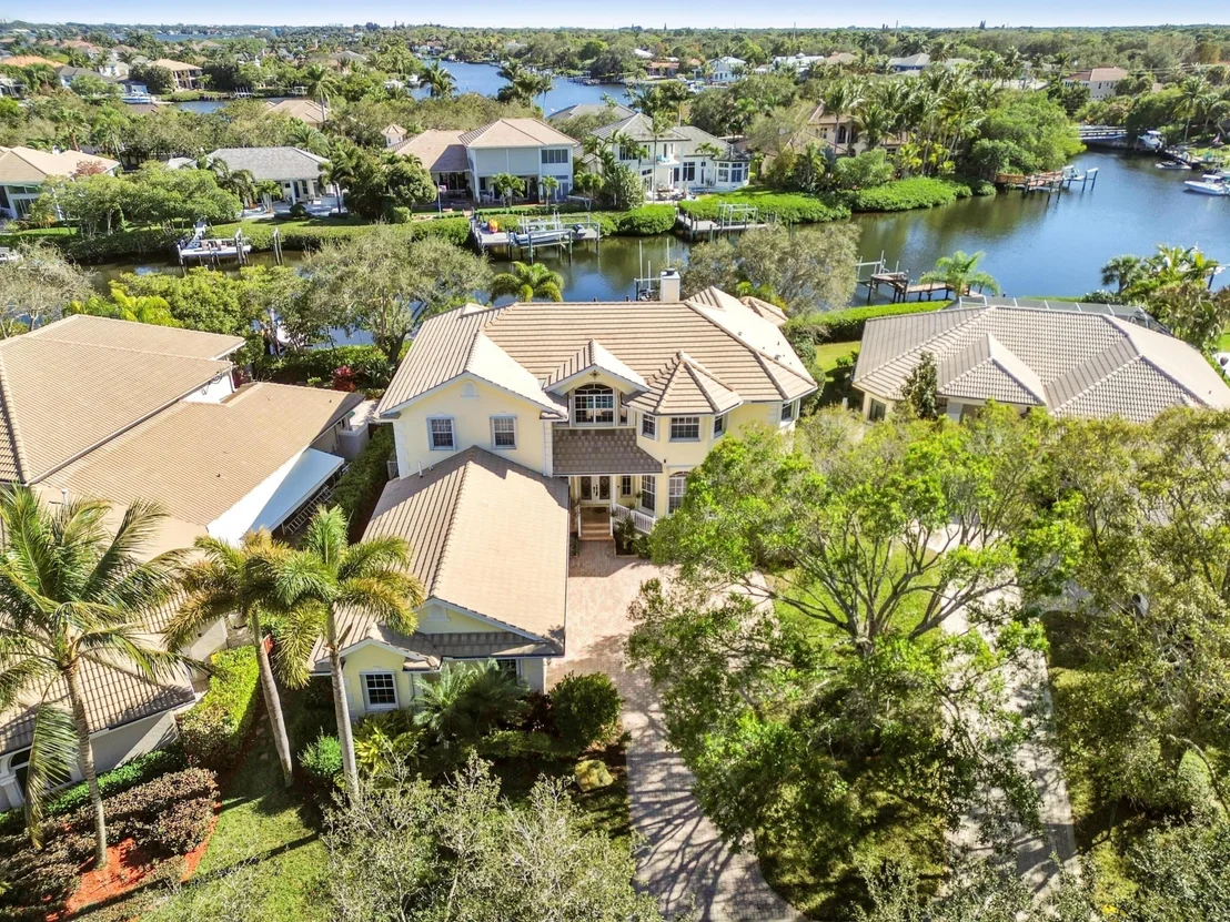 Photo of 8817 SE Compass Island Way