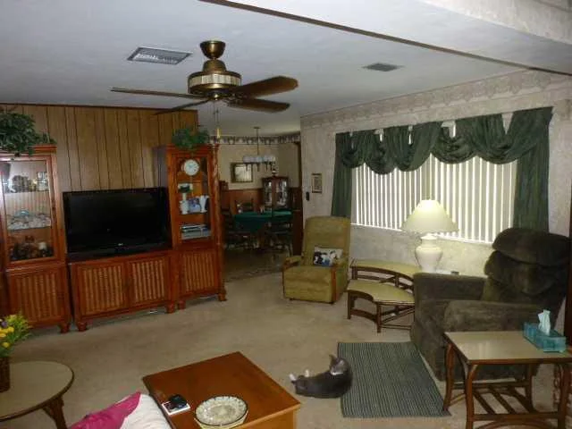 Photo of 850 SE 2nd Avenue