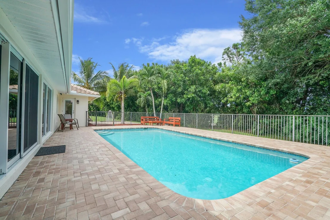 Photo of 4215 Gleneagles Drive
