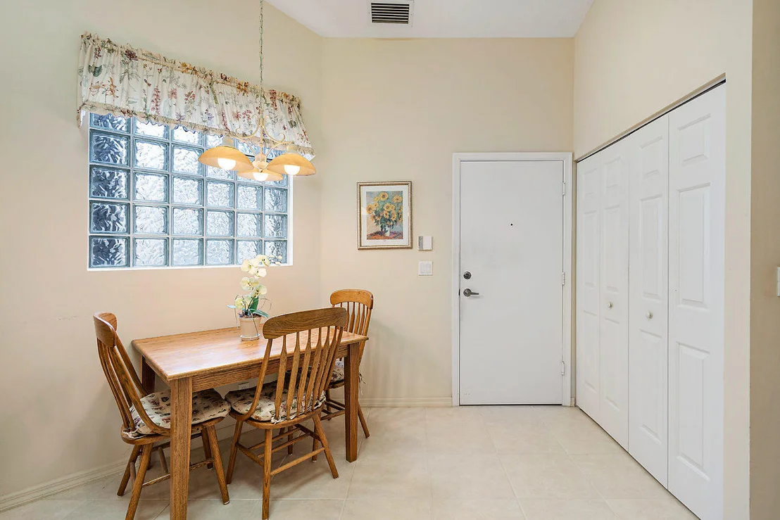 Photo of 6253 Heliconia Road