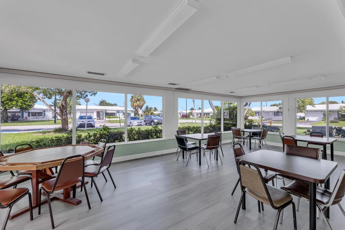 Photo of 2550 NW 2 Drive
