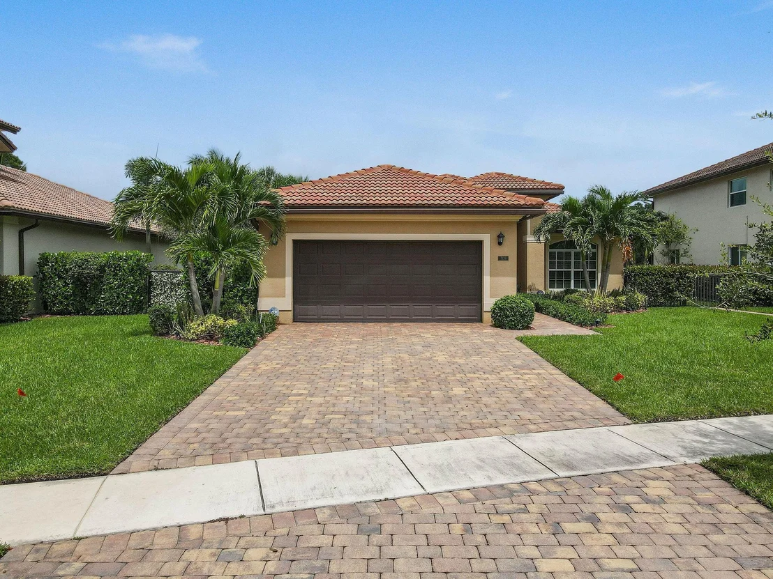 Photo of 7139 Limestone Cay Road
