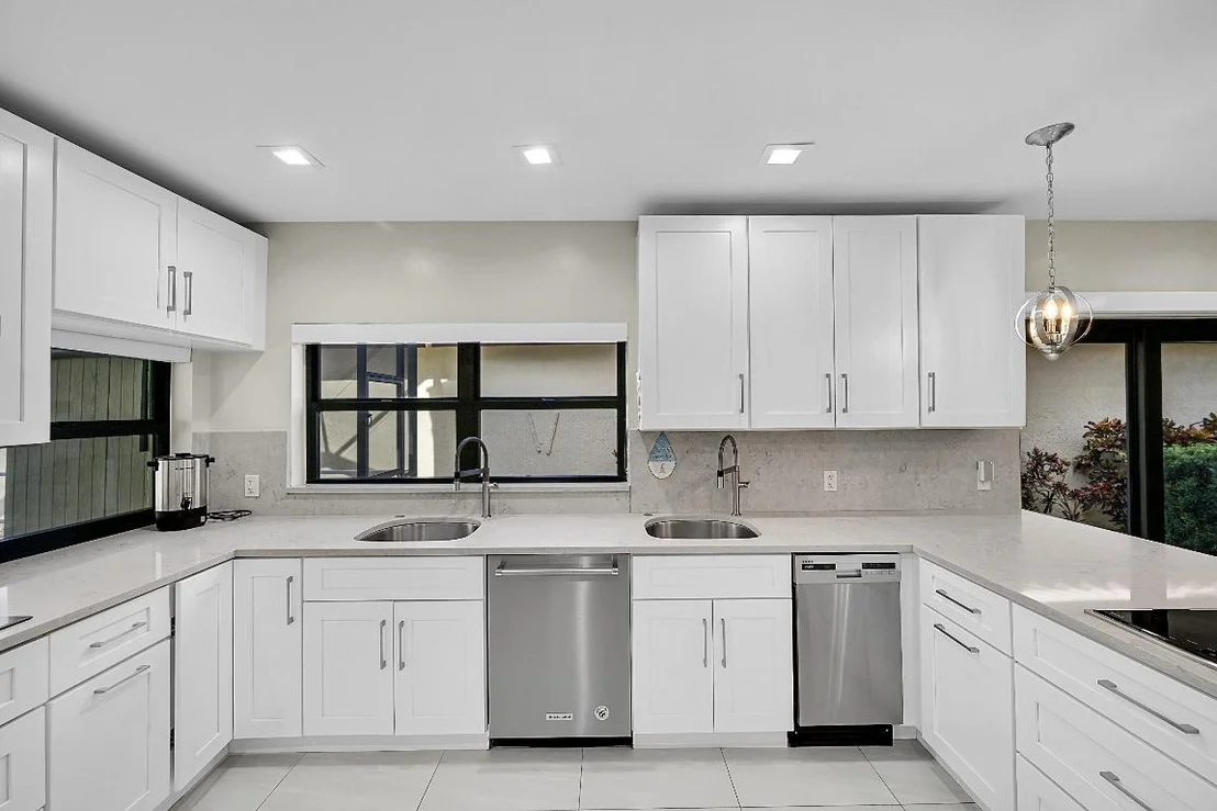 Photo of 22573 Esplanada Drive