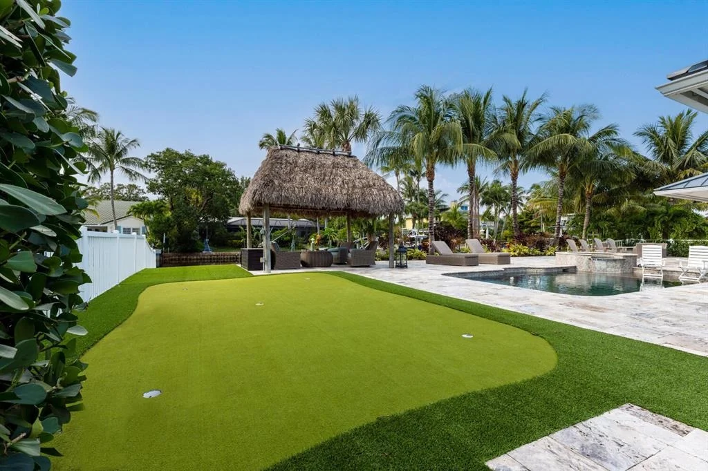 Photo of 916 Dolphin Drive
