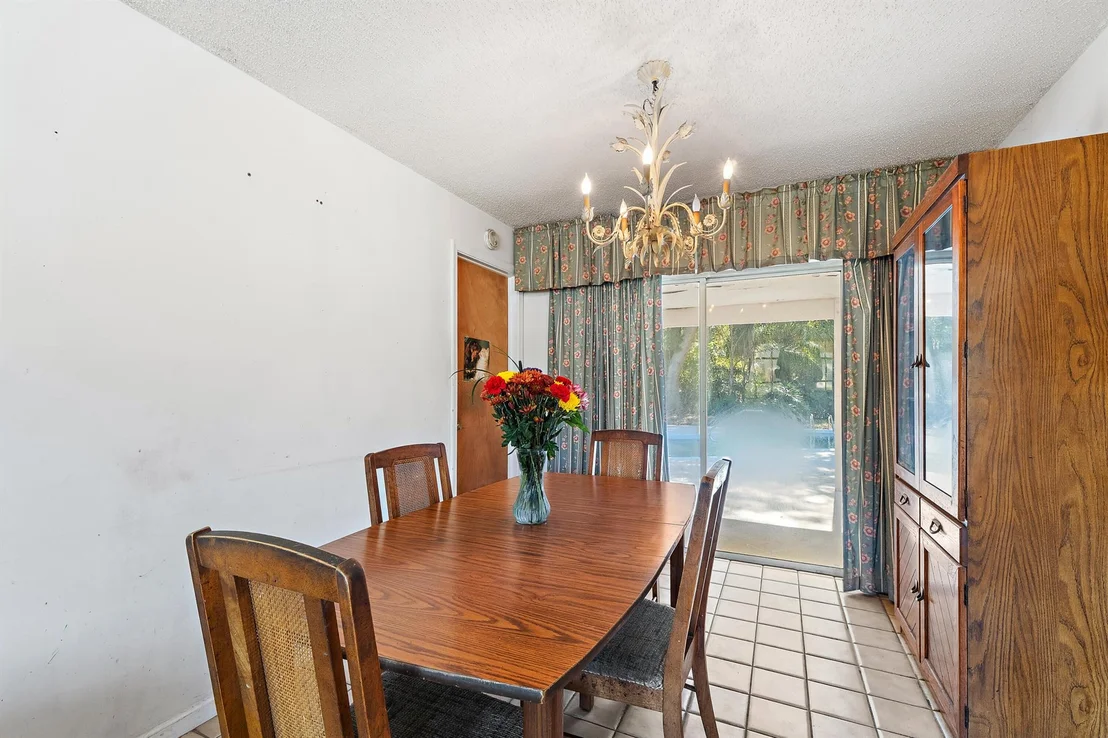 Photo of 404 Highwood Circle