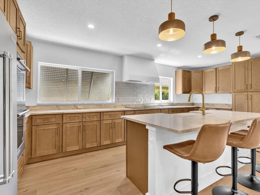 Photo of 3264 Lakeview Drive