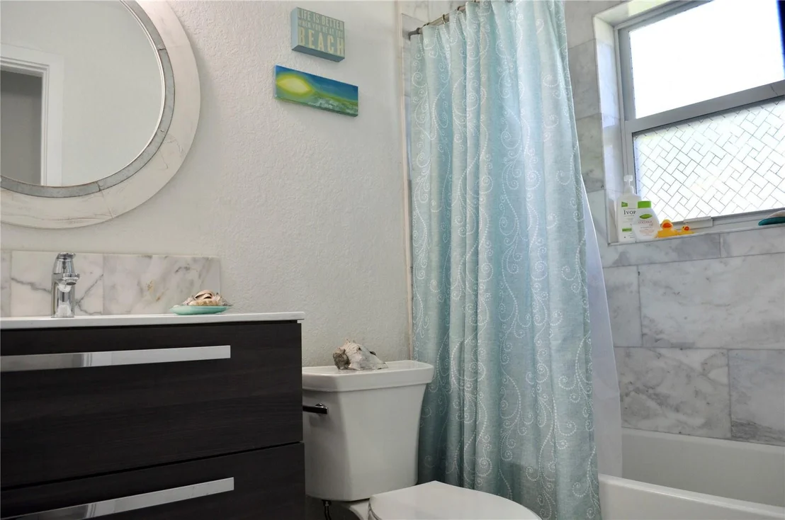Photo of 2950 NE 9th Terrace