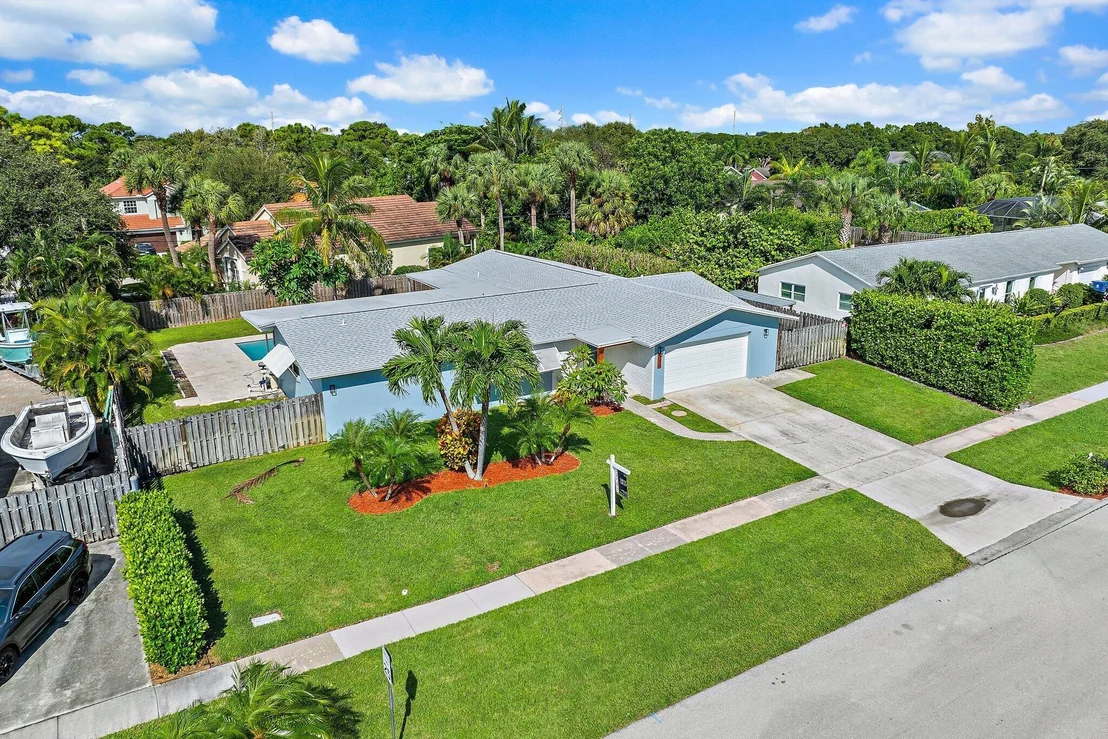 Photo of 214 Circle W