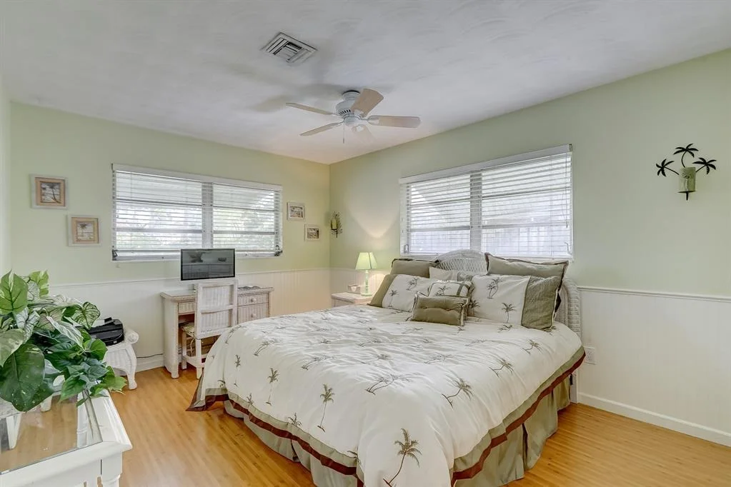 Photo of 480 SE 1st Avenue