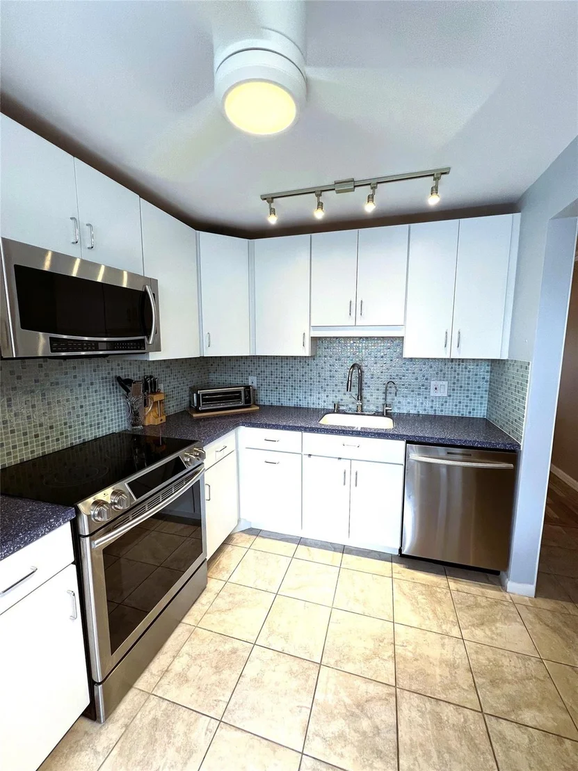 Photo of Unit A4 at 1903 Bermuda Circle