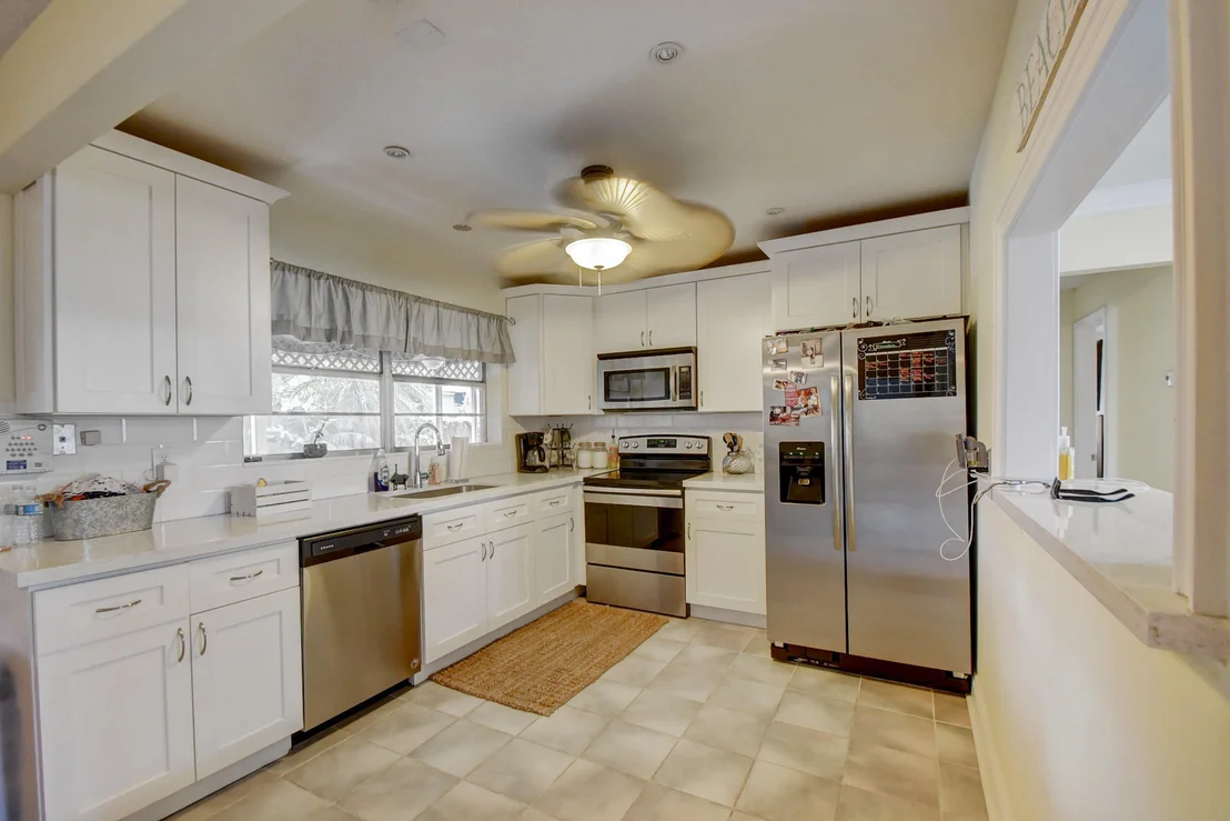 Photo of 3546 Oberon Avenue