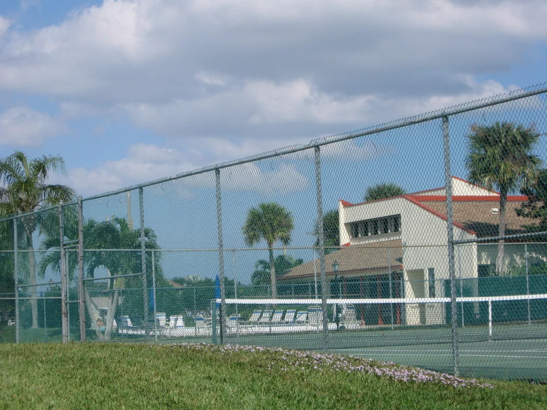 Photo of 5550 Mirror Lakes Boulevard