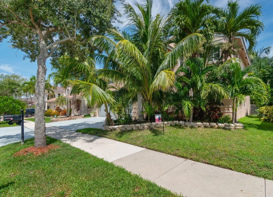 Photo of 804 Crestview Circle