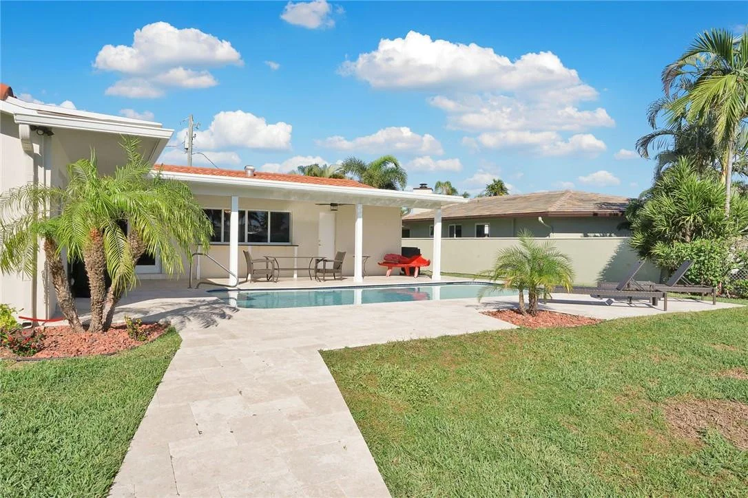 Photo of 1030 NE 27th Way