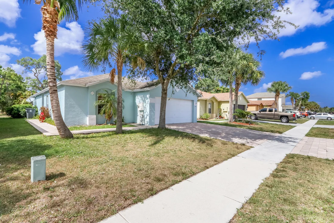 Photo of 5941 Azalea Circle