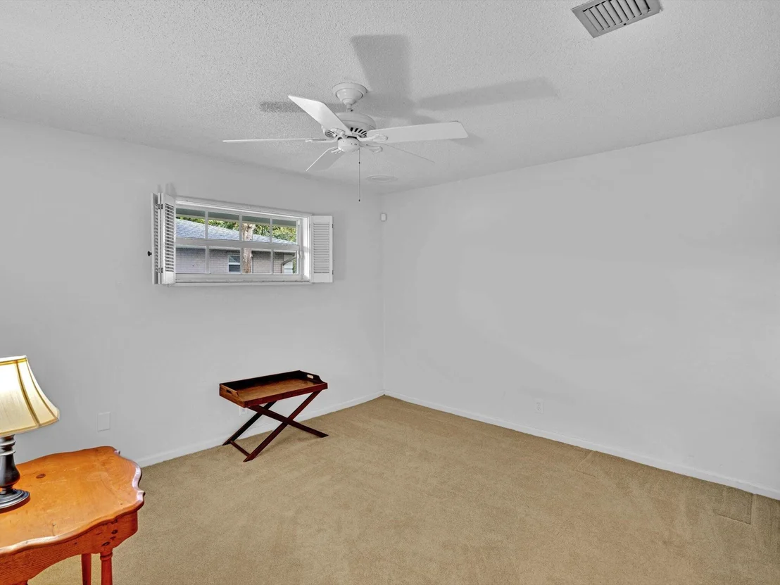 Photo of 3204 Lakeview Drive