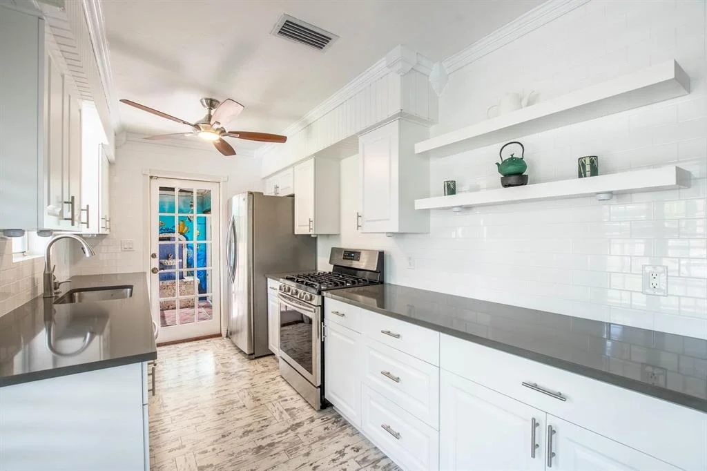 Photo of 1707 Crest Drive