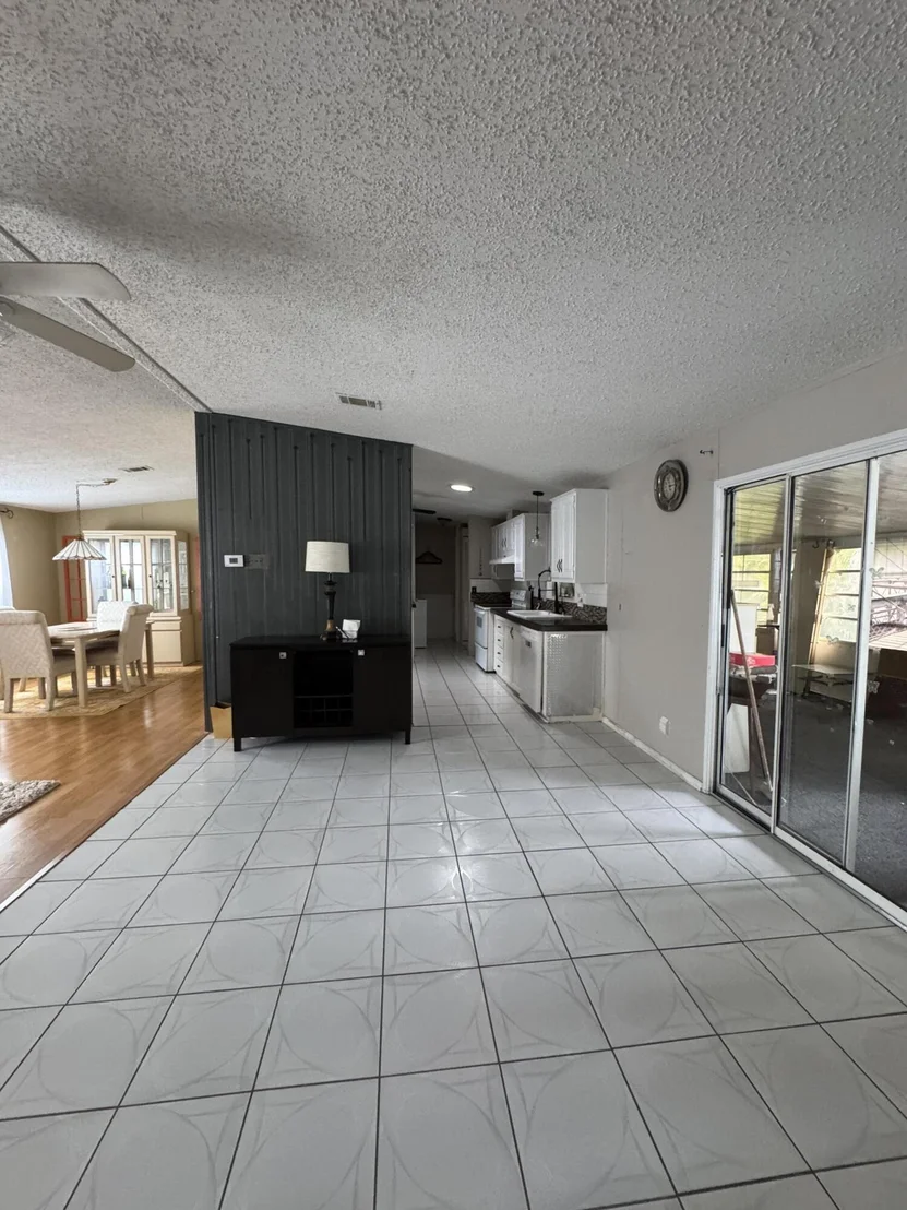 Photo of 621 Sunny S Avenue