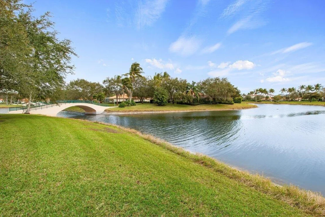 Photo of 7580 Red River Road