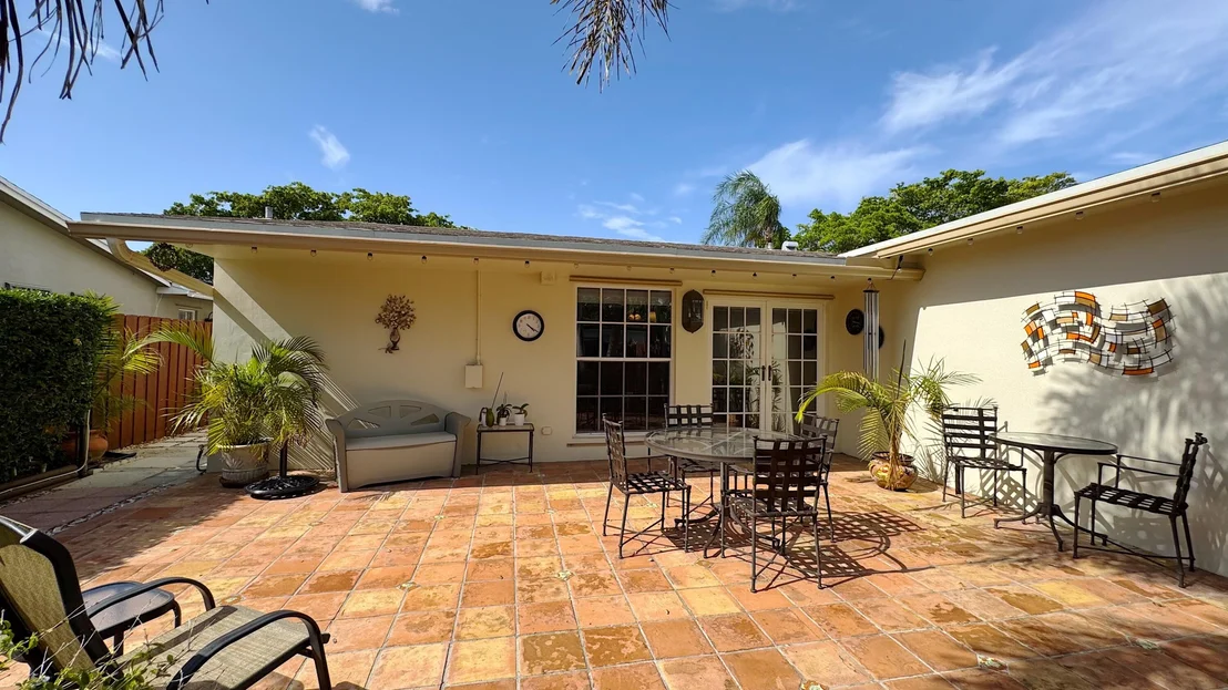 Photo of 310 SE 4TH Terrace