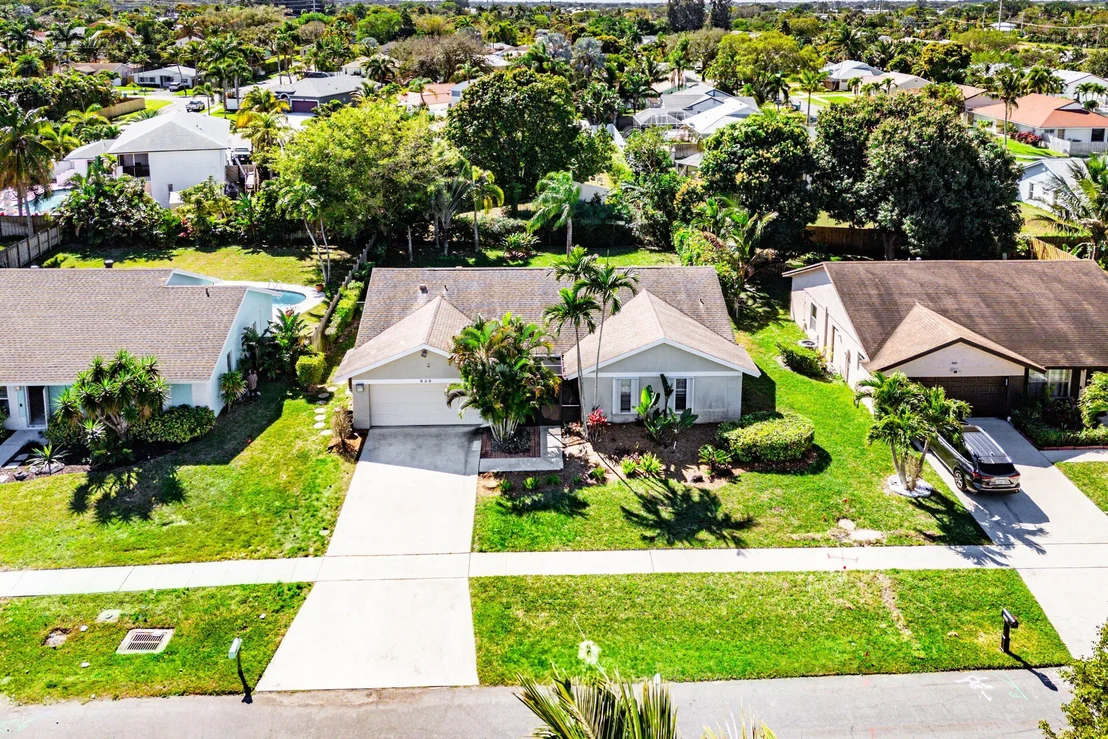 Photo of 838 NW 9th Way