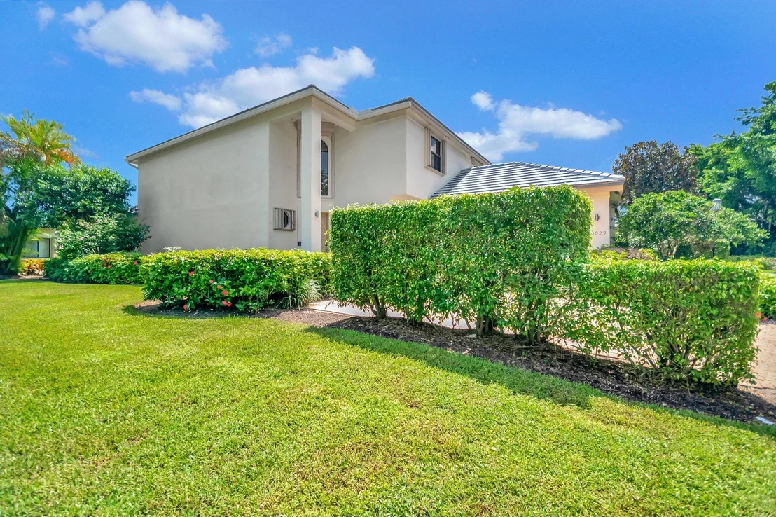 Photo of 20023 Waters Edge Drive