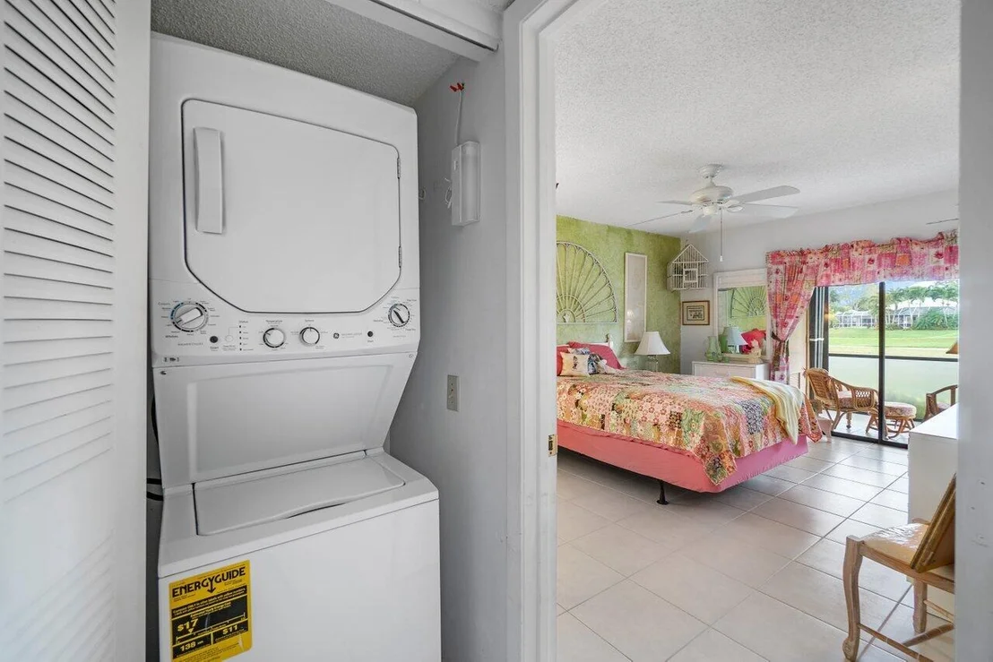 Photo of Unit A at 1501 Pinecrest Circle