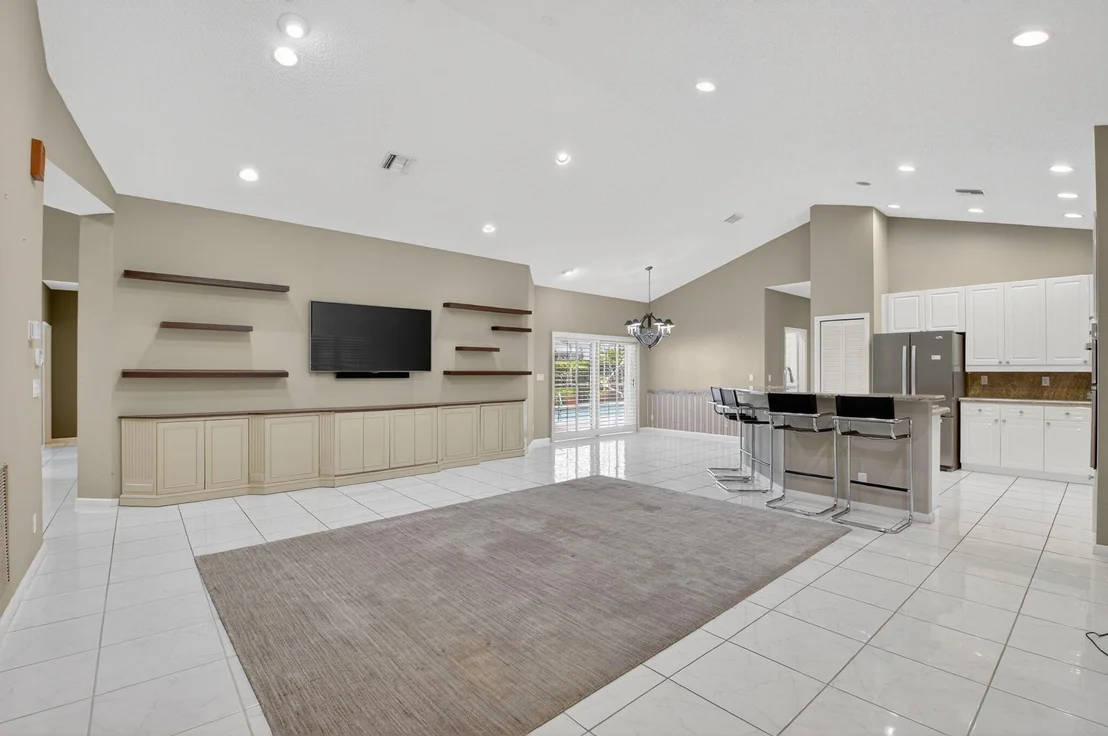 Photo of 7686 La Corniche Circle
