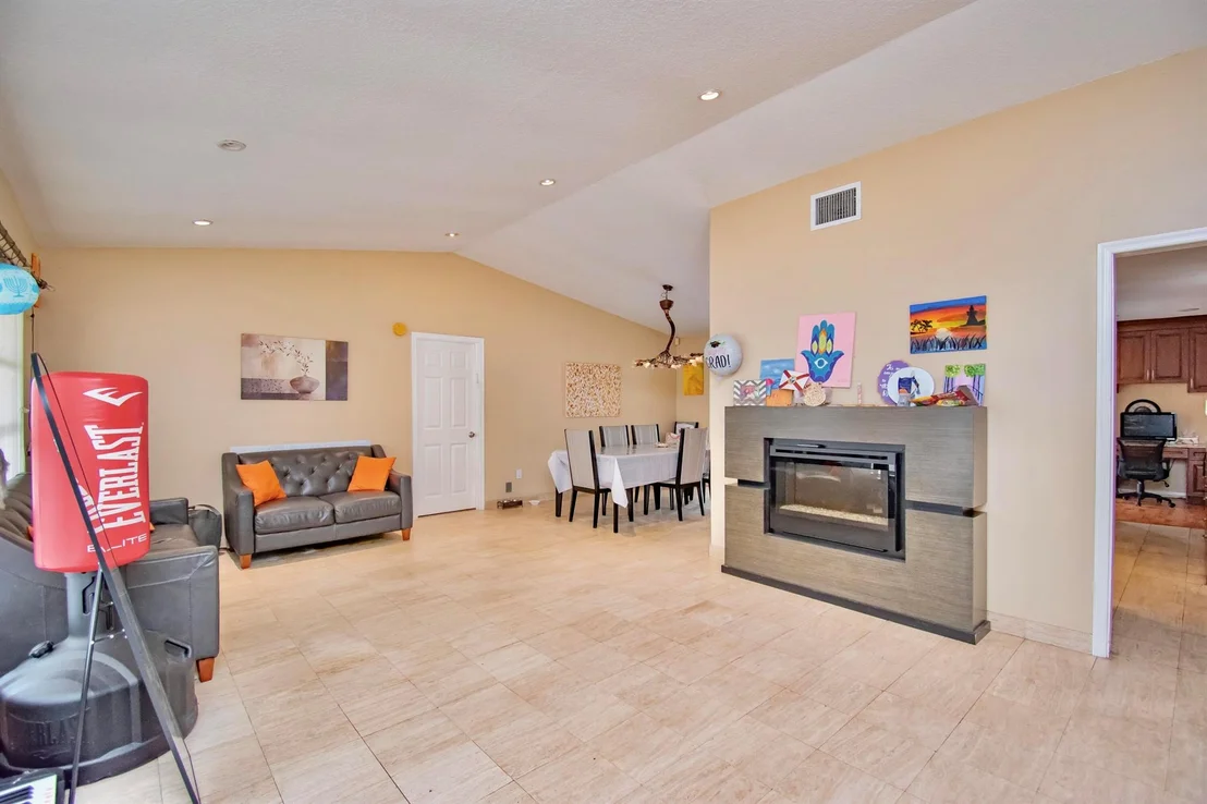 Photo of 7455 San Clemente Place