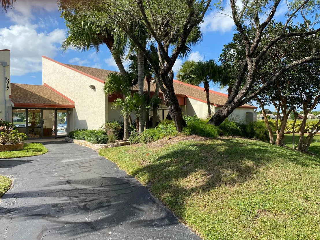 Photo of 5478 Mirror Lakes Boulevard