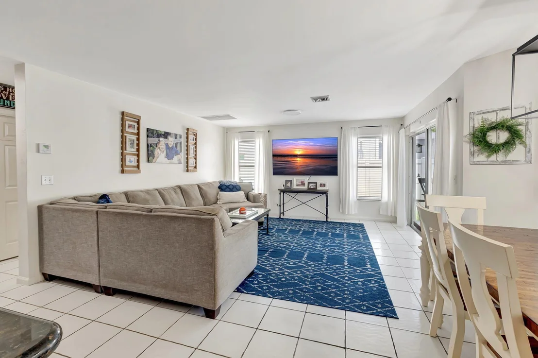Photo of 8884 Spring Valley Drive