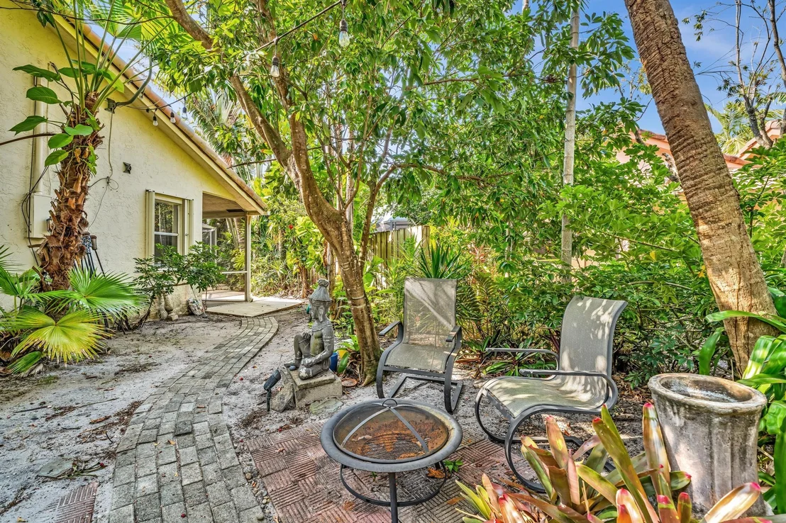 Photo of 498 Oregon Lane