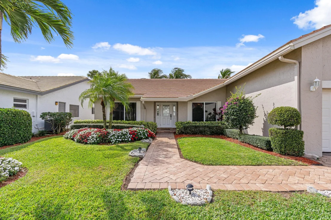 Photo of 6230 Petaluma Drive