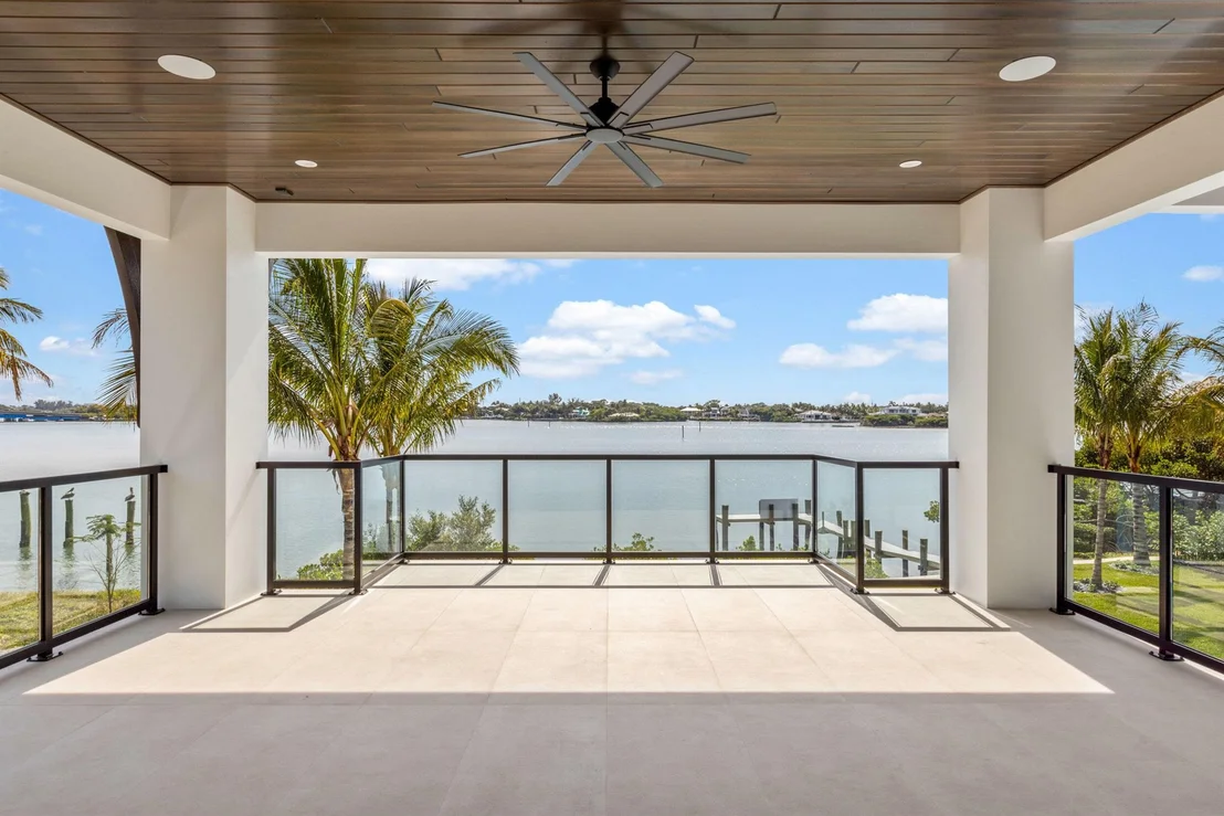 Photo of 88 W Riverside Drive