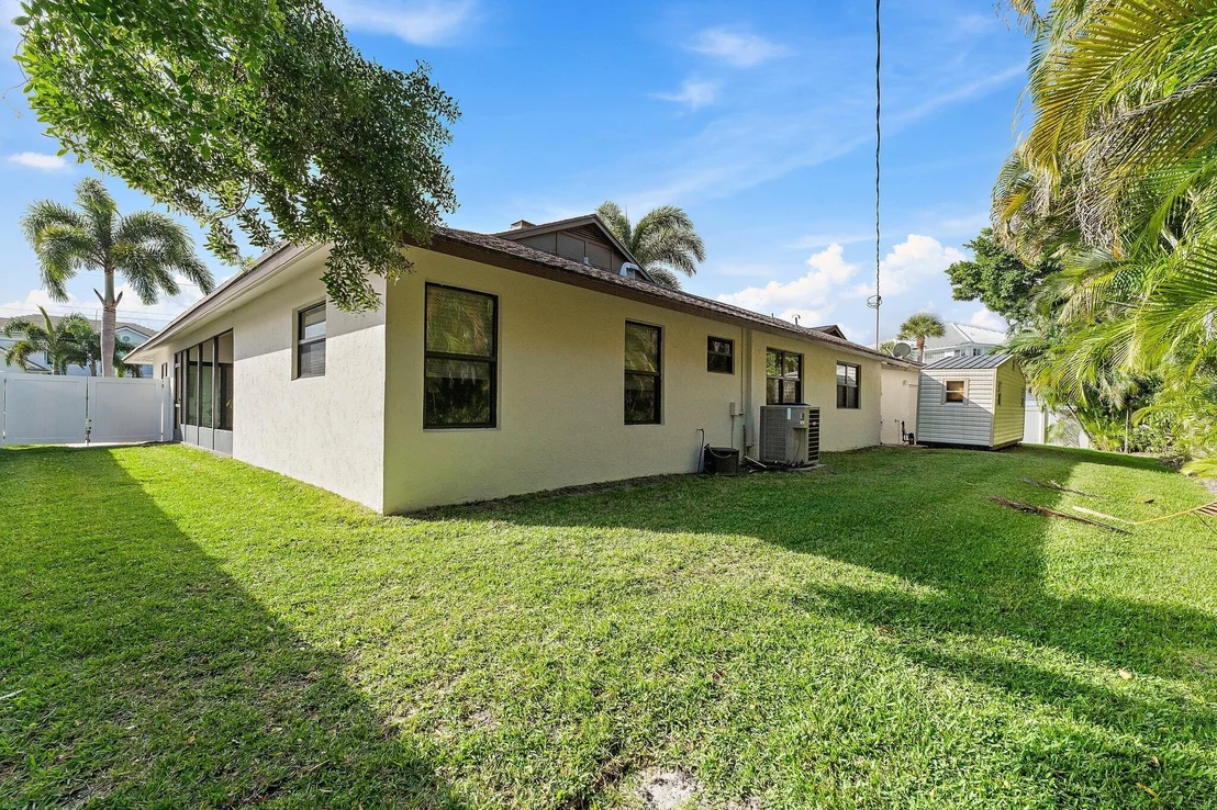 Photo of 348 River Drive