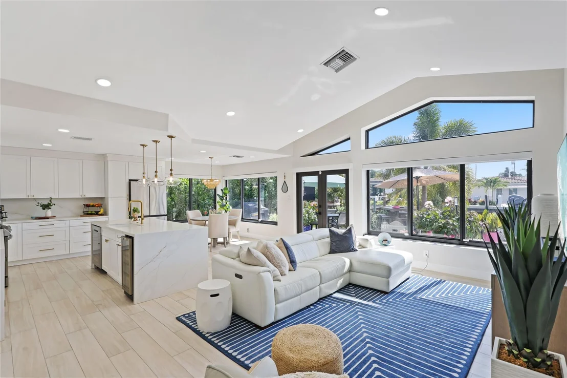 Photo of 440 SE 7th Avenue