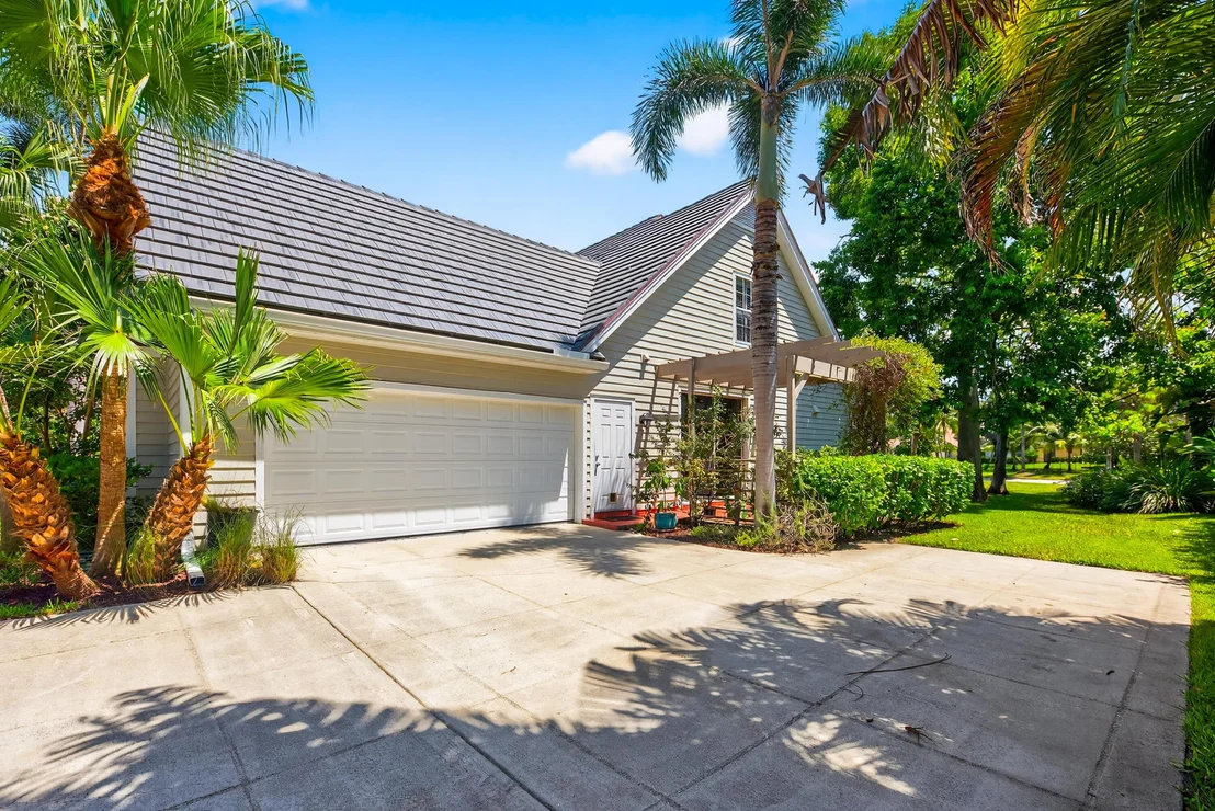 Photo of 18360 SE Lakeside Drive