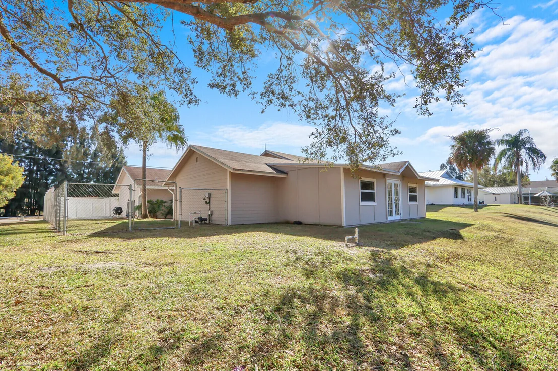 Photo of 8074 SE River Lane