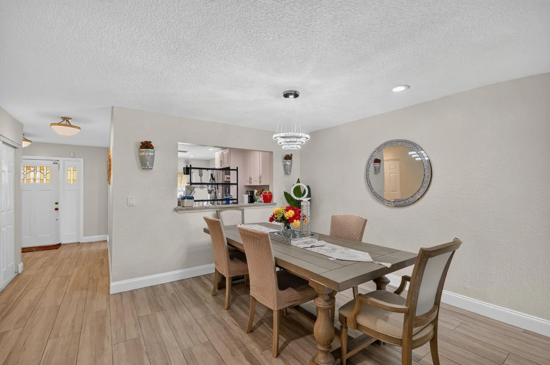 Photo of 7099 PINE MANOR Drive