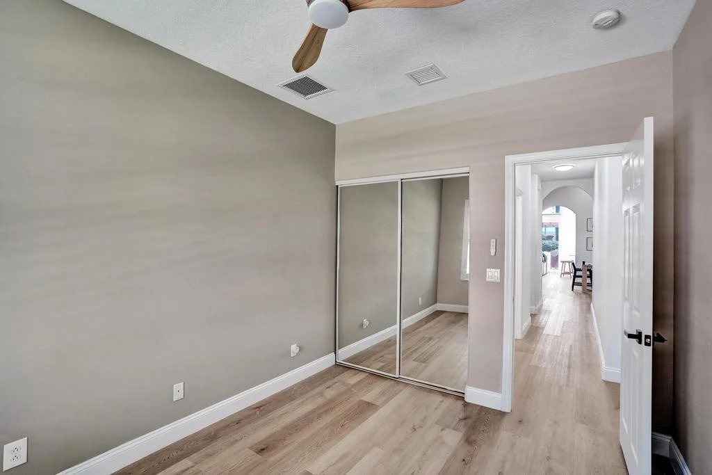 Photo of 1660 W Classical Boulevard